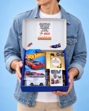 Caja sorpresa Hot Wheels con 2 autos, Ferrero Rocher, foto polaroid y dedicatoria personalizada